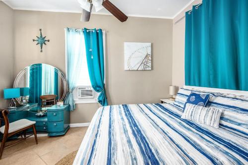 Ocean Blue - Charming Home 6 Blocks from the Beach - image 8