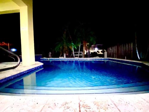 Sweet Retreat 4/3 Bath w Pool/spa & Dock - main image