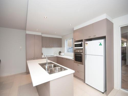 Stunning Holiday Townhouse in Tea Gardens