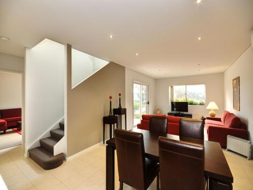 Stunning Holiday Townhouse in Tea Gardens