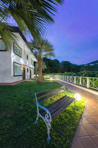 Kert, Agave Hotel in Pozzuoli