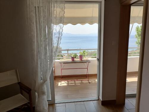 Atlas Endless Blue Apartment in 오아시스 (로우트라키 페라코라)