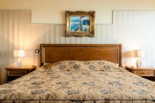 Double Room with Sea View image 5