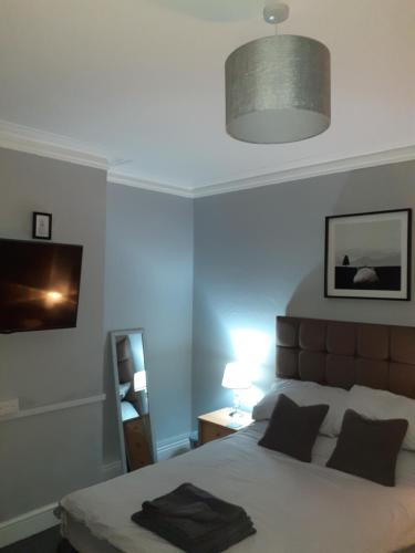 Caversham Lodge, Reading