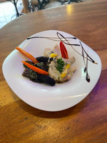 อาหารและเครื่องดื่ม, Le Campcardos in พราด