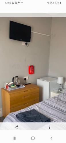 Caversham Lodge - image 7