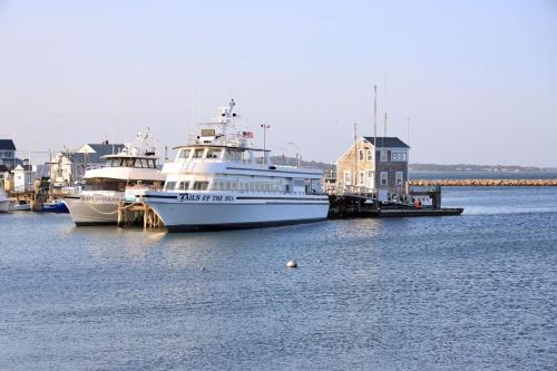 Harbourtown Suites on Plymouth Harbor