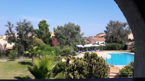 Appartement les pieds dans l'eau 300 m plage - 2 piscines