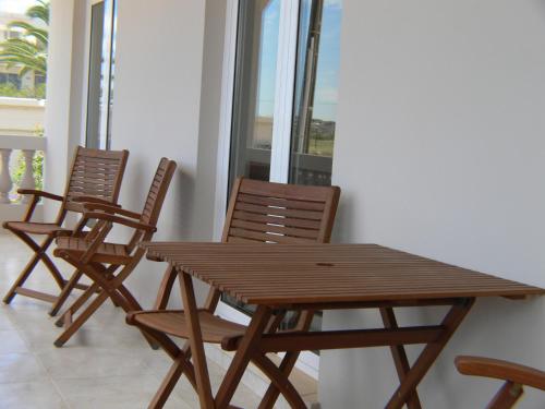 Double Room with Balcony and Sea View image 6