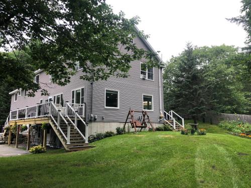 The Mighty Oaks Retreat,modern house Bar Harbor Acadia MDI