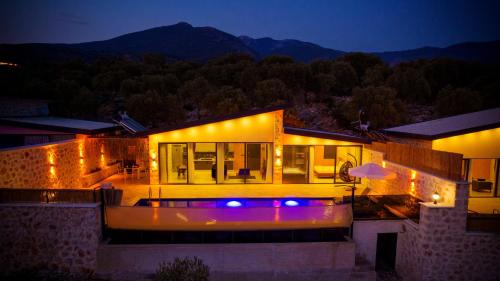 Villa Selim - 1 Bed Honeymoon Villa with jacuzzi in Kalkan