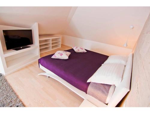 Laura Lux Suites - image 14