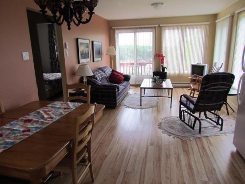 Közös társalgó / TV, Les Chalets au Bord de la Mer in Les Escoumins (QC)