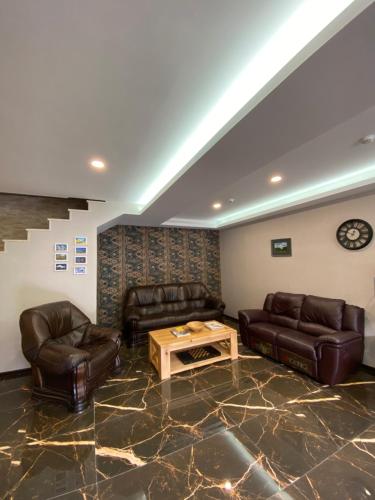 大堂, Galash-R in 梅斯蒂亞