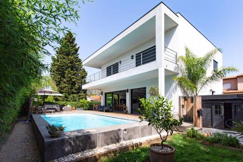 Écureuils Modern furnished house gîte à louer Golf Cannes Mandelieu