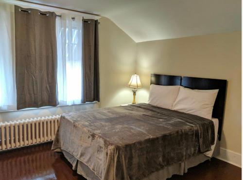 House in Niagara falls, Close to Clifton Hill, Casino and Horseshoe falls and with kitchen for 6 Guest, Niagara Falls (fotografie 3)