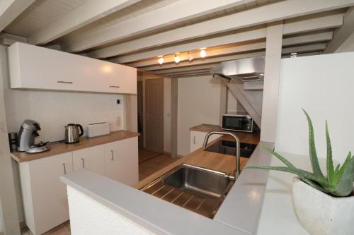 บริการและสิ่งอำนวยความสะดวก, La Menuiserie in แก๊ป