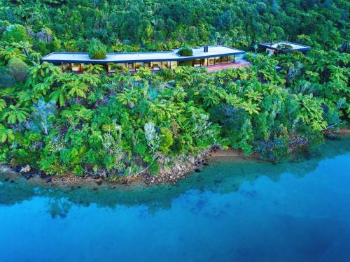 Waterfall Bay Glass House