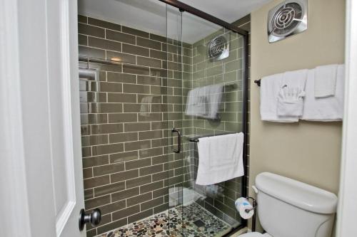 Edgewater 41 by Youngs Suncoast - image 11