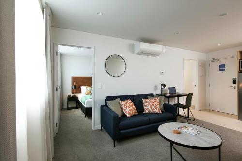 Quest Mount Eden in جبل عدن