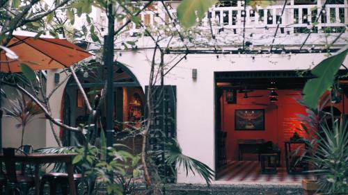 Vista exterior, Monkey Republic Kampot in Kampot