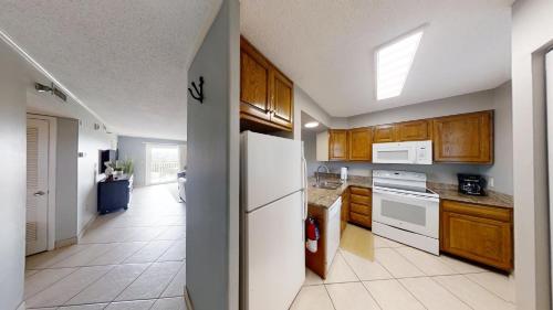 FREE Beach Service Unit 217 - Destin Sunset view off Private Balcony - image 6