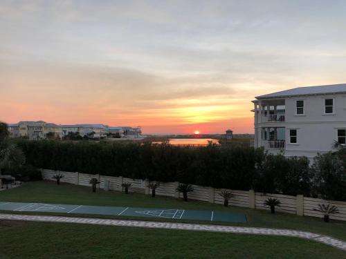 FREE Beach Service Unit 217 - Destin Sunset view off Private Balcony - image 14