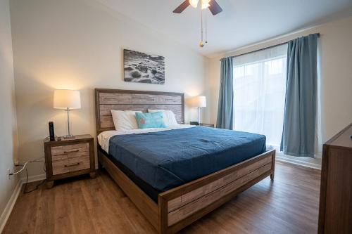 Beautiful newly renovated escape near popular Galveston attractions - image 2