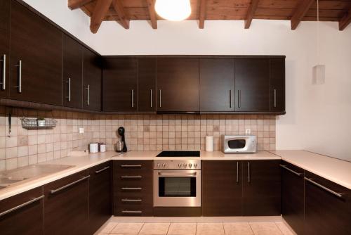 NS-George Apartments by the Airport