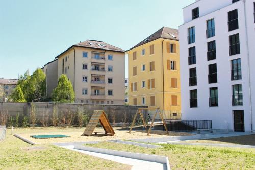 Beautiful Loft In The Center Of Lausanne - image 6