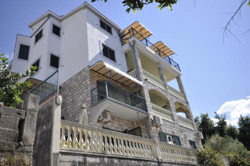 Garni Hotel Bokeška Noć - image 14