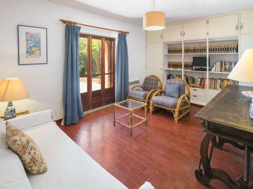 lovely 4 bedroom country villa AC and private pool yet just 800m from the nearest beach - image 3