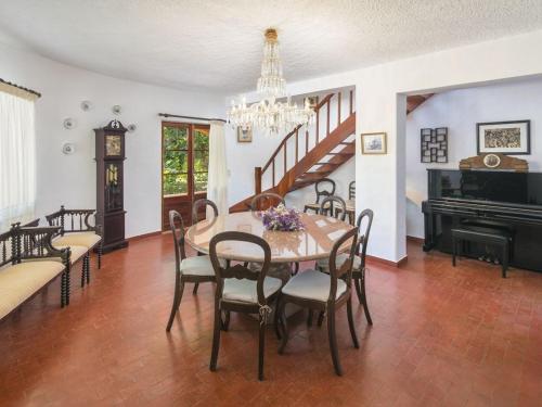 lovely 4 bedroom country villa AC and private pool yet just 800m from the nearest beach - image 11