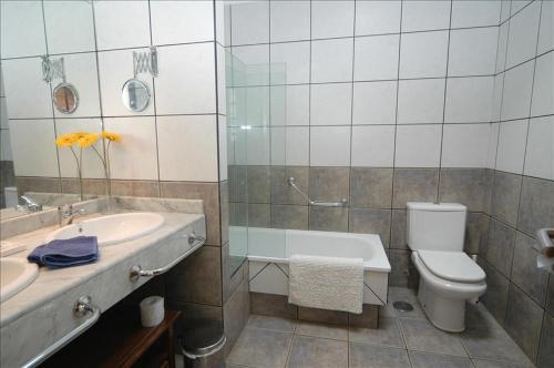 Villa La Cocinilla - A Great Villa - Fantastic Location - A Short Walk To The Beach - image 6