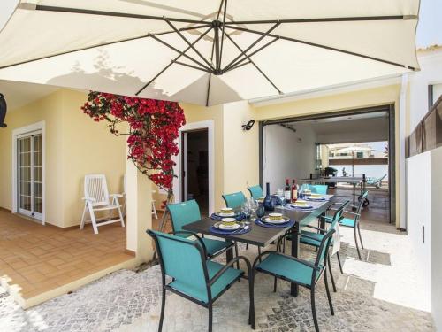 Villa Tucan great 4 bedroom house Heated Pool Short Walk to Porto Do Mos - main image