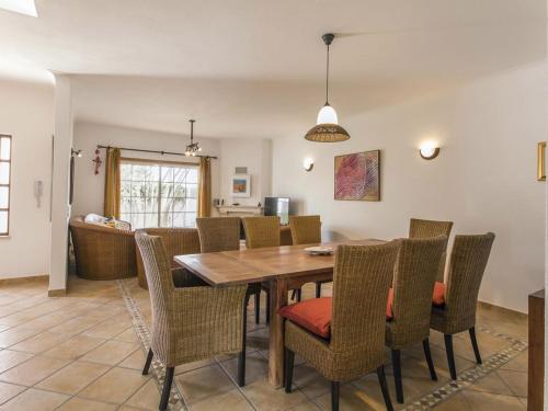Villa Tucan great 4 bedroom house Heated Pool Short Walk to Porto Do Mos - image 12