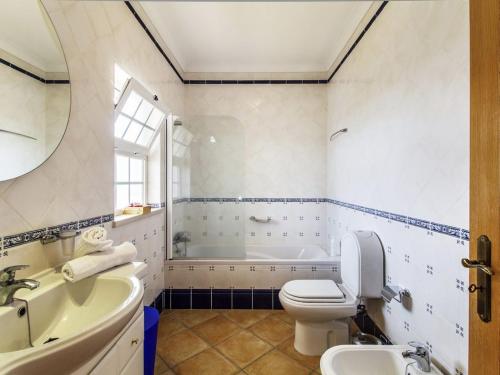 Villa Tucan great 4 bedroom house Heated Pool Short Walk to Porto Do Mos - image 11