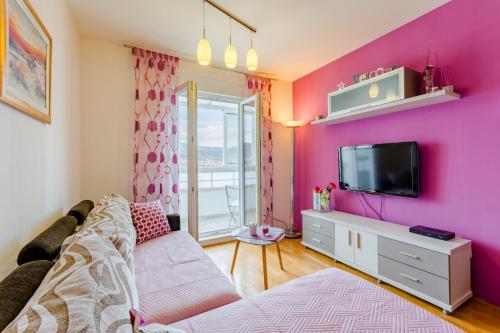 Mountain View Apartment - main image