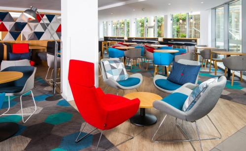 Holiday Inn Express London-Hammersmith an IHG Hotel - image 5