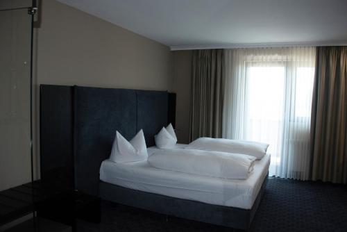 ROSS Hotel - image 8