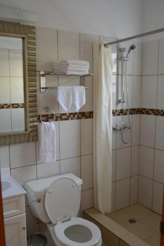 Bathroom, Alicia's Inn in Philipsburg