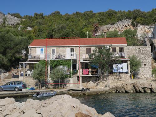 Old Fisherman's House w 3BD, balcony and terrace by the sea