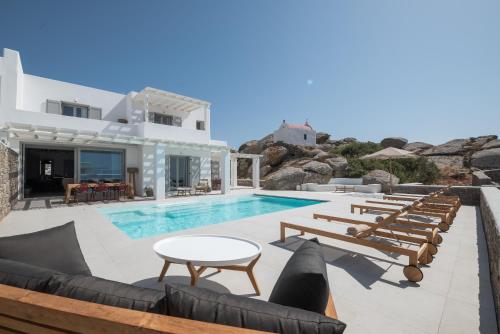 Villa Petra Mare above Mykonos town Private pool