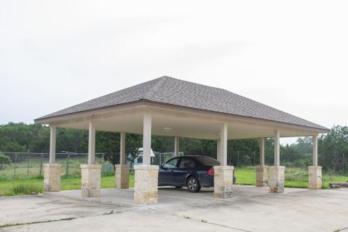 Hill Country Haute n Haus Relax and Renew in Fischer, USA
