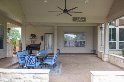 Hill Country Haute n Haus Relax and Renew in Fischer, USA