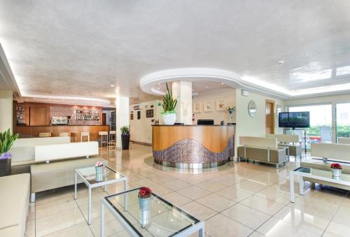 Hotel Du Lac 2