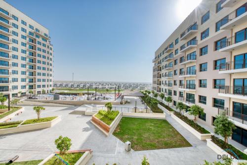 Community Living 2BR Close to Emirates Golf Club, Golf Views A, Madinat Al Mataar by Deluxe Holiday Homes, Dubaj (zdjęcie 8)