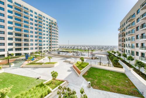 Two Bedroom Modern Apartment in Golf Views A by Deluxe Holiday Homes