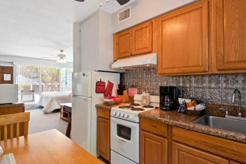OCEANS 735 of DEERFIELD BEACH - 주방