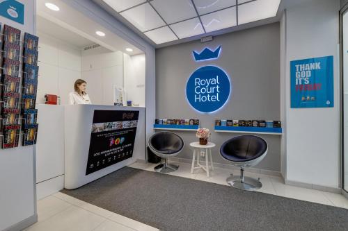 Royal Court Hotel - image 6